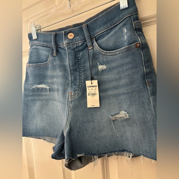 NWT Express High Rise Mom Denim Shorts, Size 2 - Picture 3 of 9